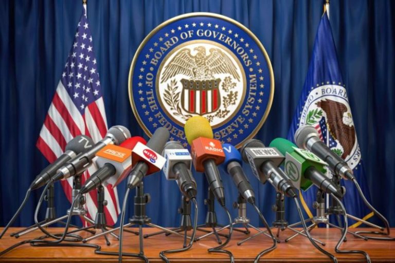 Why Does the US Federal Reserve Raise and Lower Interest Rates?